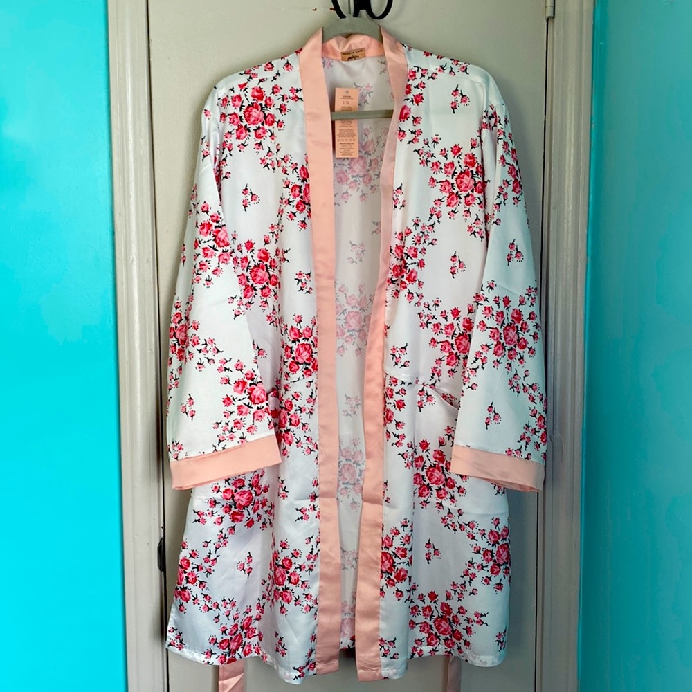 Morgan Lane x FabFitFun Satin Robe